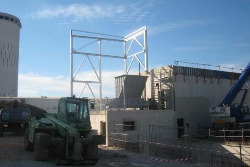 CONSTRUCTION DE LA CHARPENTE METALLIQUE DU BATIMENT